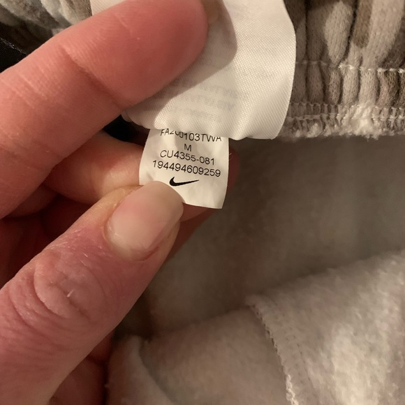 Nike Mens Camouflage Fleece Shorts, Like New, Drawstring Closure, Medium - Picture 11 of 13